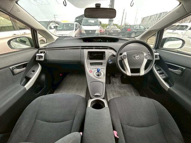 プリウス S エアコン パワステ パワーウィンドウ 運転席・助手席エアバッグ サイドエアバッグ ABS ETC 純正アルミ15インチ 盗難防止システム スマートキー HID オートライト 平成24年10月(15枚目)