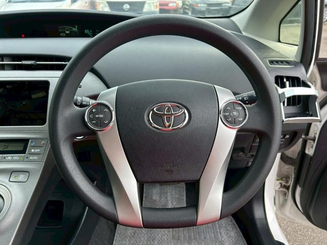 プリウス S エアコン パワステ パワーウィンドウ 運転席・助手席エアバッグ サイドエアバッグ ABS ETC 純正アルミ15インチ 盗難防止システム スマートキー HID オートライト 平成24年10月(16枚目)