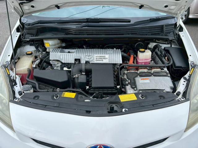 プリウス S エアコン パワステ パワーウィンドウ 運転席・助手席エアバッグ サイドエアバッグ ABS ETC 純正アルミ15インチ 盗難防止システム スマートキー HID オートライト 平成24年10月(17枚目)