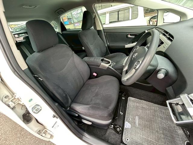 プリウス S エアコン パワステ パワーウィンドウ 運転席・助手席エアバッグ サイドエアバッグ ABS ETC 純正アルミ15インチ 盗難防止システム スマートキー HID オートライト 平成24年10月(22枚目)