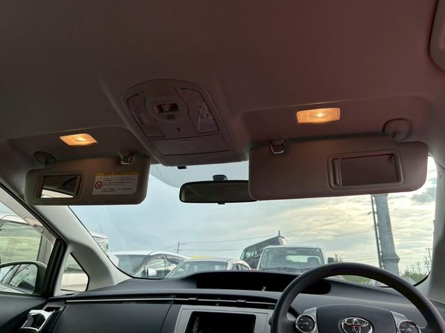 プリウス S エアコン パワステ パワーウィンドウ 運転席・助手席エアバッグ サイドエアバッグ ABS ETC 純正アルミ15インチ 盗難防止システム スマートキー HID オートライト 平成24年10月(23枚目)
