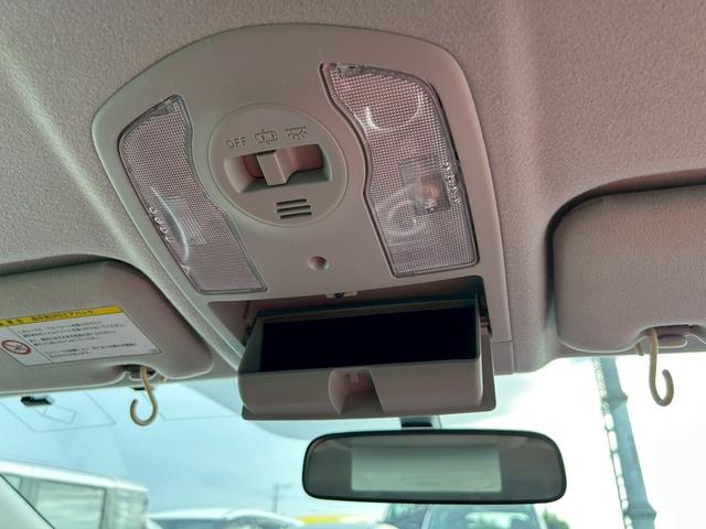 プリウス S エアコン パワステ パワーウィンドウ 運転席・助手席エアバッグ サイドエアバッグ ABS ETC 純正アルミ15インチ 盗難防止システム スマートキー HID オートライト 平成24年10月(24枚目)