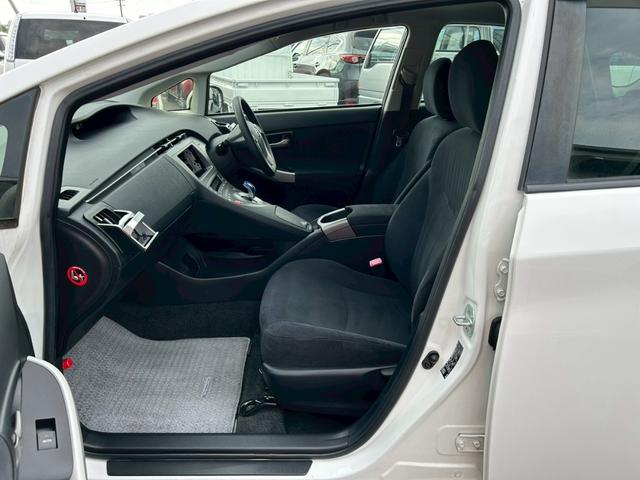 プリウス S エアコン パワステ パワーウィンドウ 運転席・助手席エアバッグ サイドエアバッグ ABS ETC 純正アルミ15インチ 盗難防止システム スマートキー HID オートライト 平成24年10月(38枚目)