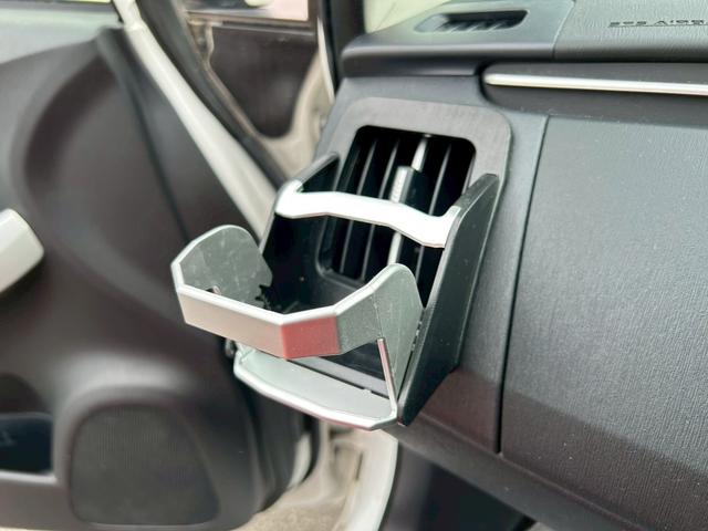 プリウス S エアコン パワステ パワーウィンドウ 運転席・助手席エアバッグ サイドエアバッグ ABS ETC 純正アルミ15インチ 盗難防止システム スマートキー HID オートライト 平成24年10月(40枚目)