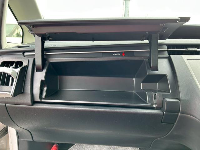 プリウス S エアコン パワステ パワーウィンドウ 運転席・助手席エアバッグ サイドエアバッグ ABS ETC 純正アルミ15インチ 盗難防止システム スマートキー HID オートライト 平成24年10月(41枚目)