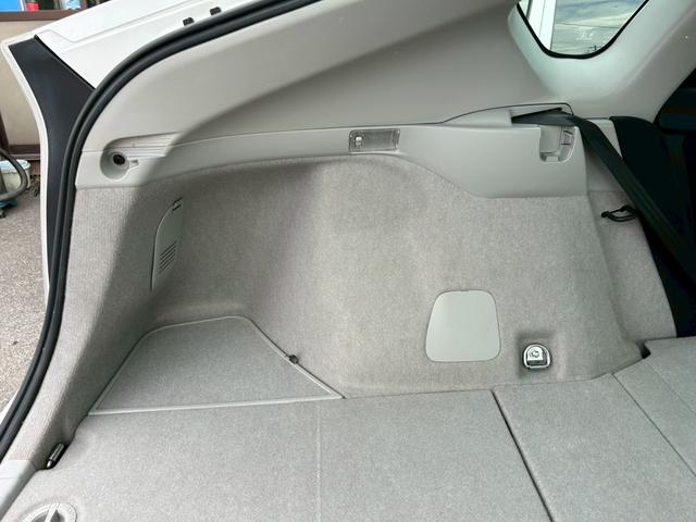 プリウス S エアコン パワステ パワーウィンドウ 運転席・助手席エアバッグ サイドエアバッグ ABS ETC 純正アルミ15インチ 盗難防止システム スマートキー HID オートライト 平成24年10月(57枚目)