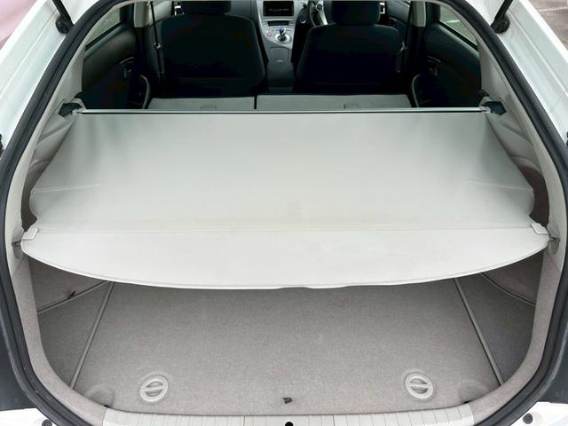 プリウス S エアコン パワステ パワーウィンドウ 運転席・助手席エアバッグ サイドエアバッグ ABS ETC 純正アルミ15インチ 盗難防止システム スマートキー HID オートライト 平成24年10月(61枚目)