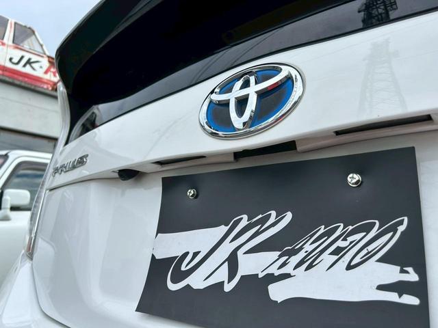 プリウス S エアコン パワステ パワーウィンドウ 運転席・助手席エアバッグ サイドエアバッグ ABS ETC 純正アルミ15インチ 盗難防止システム スマートキー HID オートライト 平成24年10月(65枚目)