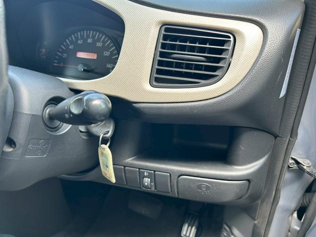 R2 i エアコン パワステ パワーウィンドウ 運転席・助手席エアバッグ 平成19年式 インパネCVT シャイニーシルバーメタリック 車検令和8年4月 修復歴無し 法定整備付き 1年10000km保証付き(28枚目)