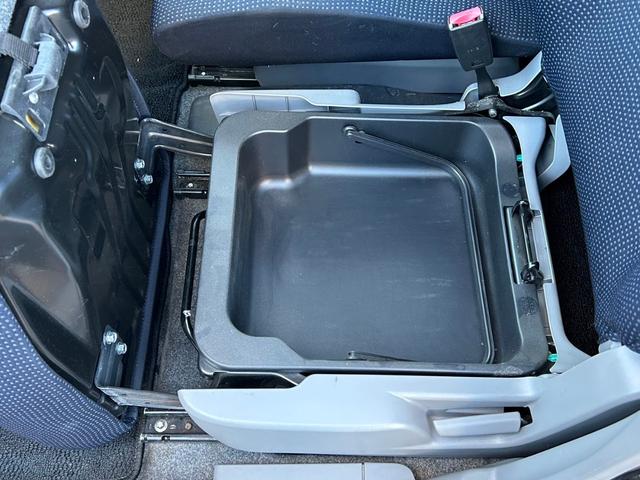 ワゴンR FXリミテッドII 試乗できます エアコン パワステ パワーウィンドウ 運転席・助手席エアバッグ 純正アルミホイール14インチ 盗難防止システム キーレスエントリー ベンチシート CD 車検令和8年4月(30枚目)