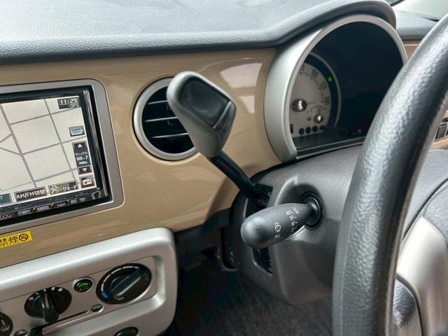 アルトラパン Ｇ　エディション　純正アルミホイール１３インチ　キーレスエントリー　電動格納ミラー　ベンチシート　社外ナビ　ＣＤ・ＤＶＤ再生　ＵＳＢ入力端子　ミュージックサーバ　エアコン　パワステ　運転席・助手席エアバッグ　ＡＢＳ（11枚目）