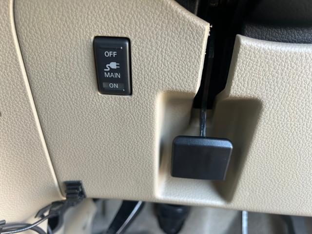 セレナ 20G ダブルエアコン ETC 社外アルミホイール15インチ スマートキー 100V電源 ベンチシート 3列シート フルフラット ウォークスルー SDナビ Bluetooth バックカメラ フルセグTV(32枚目)