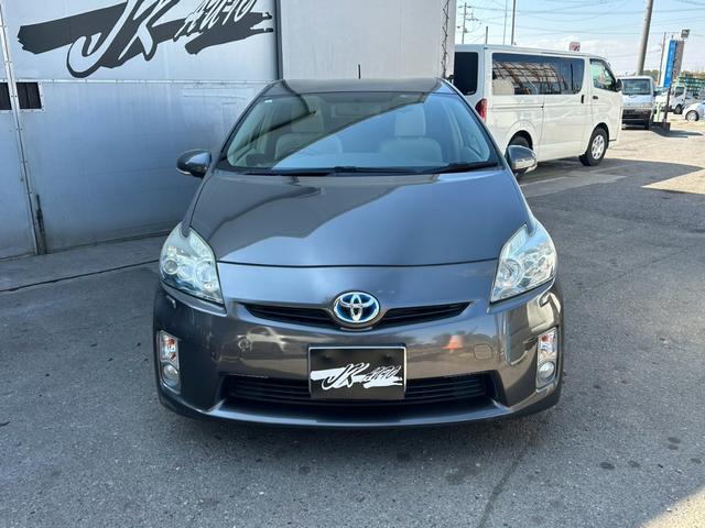 プリウス S LEDエディション ETC 社外アルミホイール17インチ スマートキー LEDヘッドランプ オートライト ローダウン ヘッドライトウォッシャー ケンウッドメモリーナビ バックカメラ ドライブレコーダー サイドエアバッグ(2枚目)