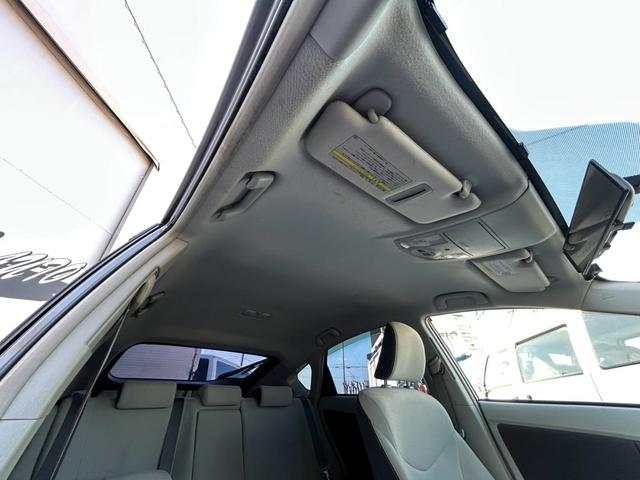 プリウス S LEDエディション ETC 社外アルミホイール17インチ スマートキー LEDヘッドランプ オートライト ローダウン ヘッドライトウォッシャー ケンウッドメモリーナビ バックカメラ ドライブレコーダー サイドエアバッグ(12枚目)