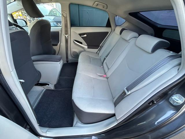 プリウス S LEDエディション ETC 社外アルミホイール17インチ スマートキー LEDヘッドランプ オートライト ローダウン ヘッドライトウォッシャー ケンウッドメモリーナビ バックカメラ ドライブレコーダー サイドエアバッグ(14枚目)