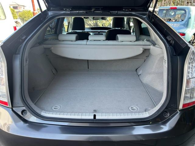 プリウス S LEDエディション ETC 社外アルミホイール17インチ スマートキー LEDヘッドランプ オートライト ローダウン ヘッドライトウォッシャー ケンウッドメモリーナビ バックカメラ ドライブレコーダー サイドエアバッグ(18枚目)