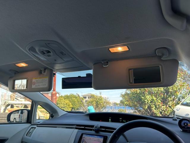 プリウス S LEDエディション ETC 社外アルミホイール17インチ スマートキー LEDヘッドランプ オートライト ローダウン ヘッドライトウォッシャー ケンウッドメモリーナビ バックカメラ ドライブレコーダー サイドエアバッグ(23枚目)