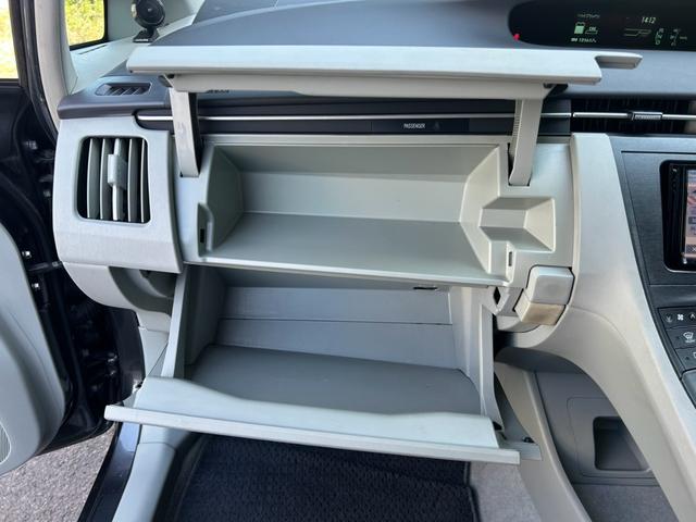 プリウス S LEDエディション ETC 社外アルミホイール17インチ スマートキー LEDヘッドランプ オートライト ローダウン ヘッドライトウォッシャー ケンウッドメモリーナビ バックカメラ ドライブレコーダー サイドエアバッグ(38枚目)