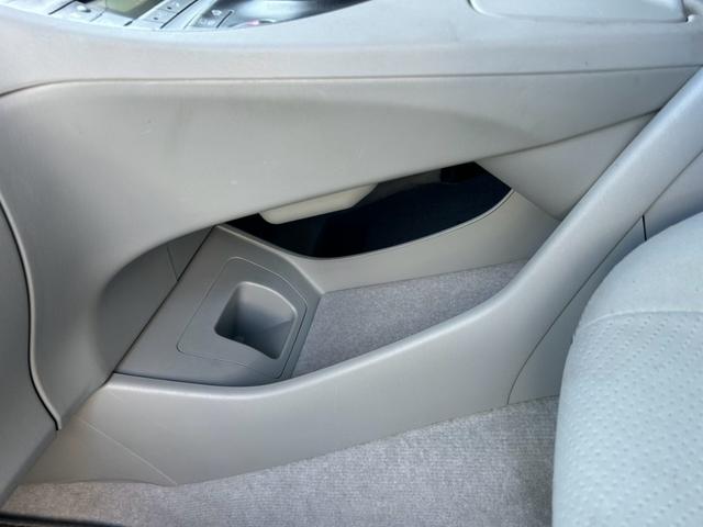 プリウス S LEDエディション ETC 社外アルミホイール17インチ スマートキー LEDヘッドランプ オートライト ローダウン ヘッドライトウォッシャー ケンウッドメモリーナビ バックカメラ ドライブレコーダー サイドエアバッグ(39枚目)