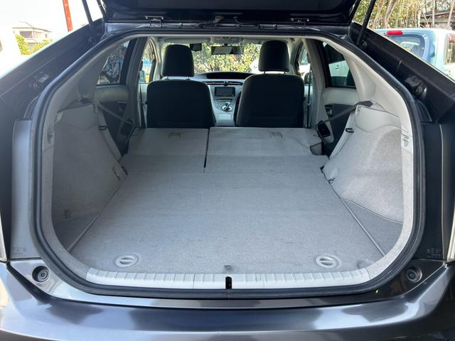 プリウス S LEDエディション ETC 社外アルミホイール17インチ スマートキー LEDヘッドランプ オートライト ローダウン ヘッドライトウォッシャー ケンウッドメモリーナビ バックカメラ ドライブレコーダー サイドエアバッグ(46枚目)