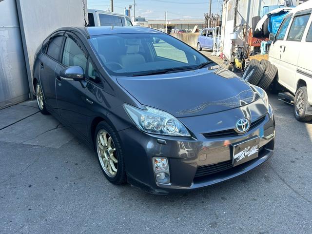 プリウス S LEDエディション ETC 社外アルミホイール17インチ スマートキー LEDヘッドランプ オートライト ローダウン ヘッドライトウォッシャー ケンウッドメモリーナビ バックカメラ ドライブレコーダー サイドエアバッグ(55枚目)