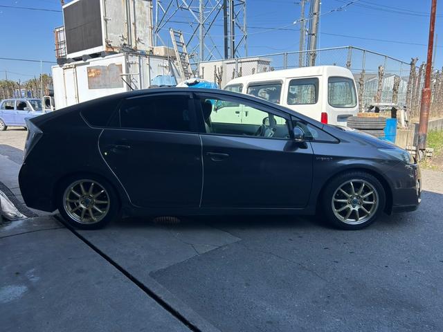 プリウス S LEDエディション ETC 社外アルミホイール17インチ スマートキー LEDヘッドランプ オートライト ローダウン ヘッドライトウォッシャー ケンウッドメモリーナビ バックカメラ ドライブレコーダー サイドエアバッグ(57枚目)