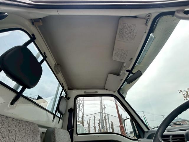 サンバートラック  エアコン 社外アルミホイール12インチ 4WD 平床ボディ 三方開 社外オーディオ CD メーカーオプションフロントメッキバイザー メッキドアミラー 5MT 下廻りシャーシブラック塗装済み(12枚目)