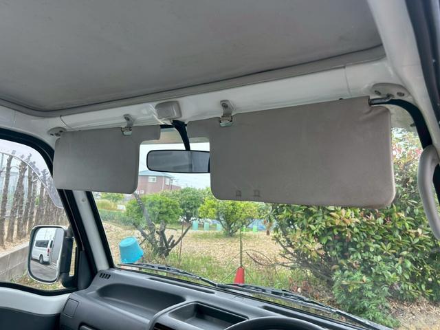 サンバートラック  エアコン 社外アルミホイール12インチ 4WD 平床ボディ 三方開 社外オーディオ CD メーカーオプションフロントメッキバイザー メッキドアミラー 5MT 下廻りシャーシブラック塗装済み(37枚目)