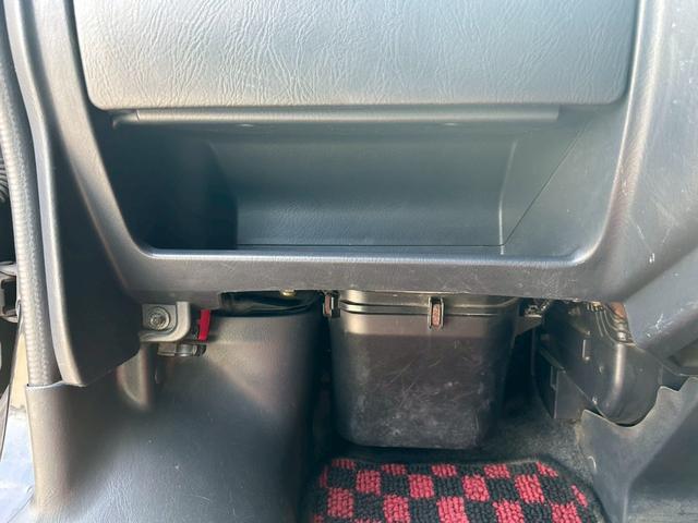 バモス ターボ エアコン パワステ パワーウィンドウ 運転席・助手席エアバッグ ABS ETC 純正アルミホイール13インチ キーレスエントリー フルフラット CD ミュージックプレイヤー接続可 USB入力端子(33枚目)
