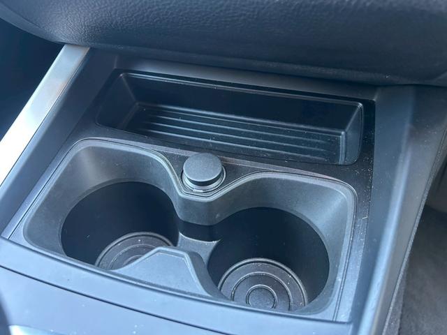 １シリーズ １１６ｉ　ＥＴＣ　純正アルミ１６インチ　スマートキー　アイドリングストップ　ＨＩＤ　オートライト　ターボ　電格ミラー　純正ナビ　ＣＤ・ＤＶＤ再生　ＵＳＢ入力端子　Ｂｌｕｅｔｏｏｔｈ接続　ミュージックサーバ（26枚目）