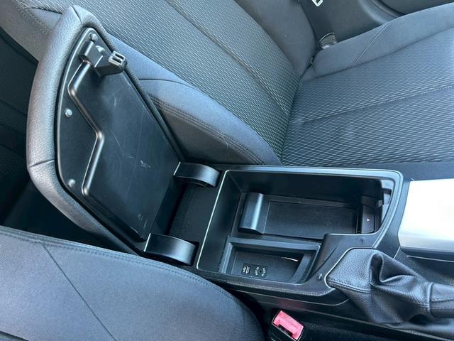 １シリーズ １１６ｉ　ＥＴＣ　純正アルミ１６インチ　スマートキー　アイドリングストップ　ＨＩＤ　オートライト　ターボ　電格ミラー　純正ナビ　ＣＤ・ＤＶＤ再生　ＵＳＢ入力端子　Ｂｌｕｅｔｏｏｔｈ接続　ミュージックサーバ（30枚目）