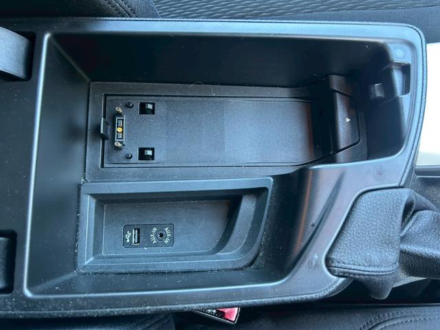 １シリーズ １１６ｉ　ＥＴＣ　純正アルミ１６インチ　スマートキー　アイドリングストップ　ＨＩＤ　オートライト　ターボ　電格ミラー　純正ナビ　ＣＤ・ＤＶＤ再生　ＵＳＢ入力端子　Ｂｌｕｅｔｏｏｔｈ接続　ミュージックサーバ（31枚目）