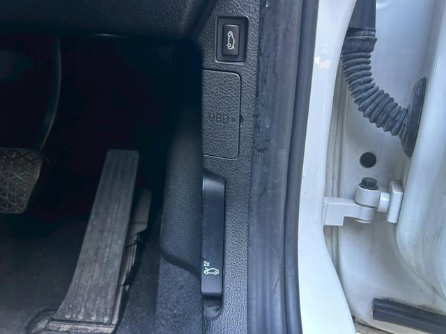 １シリーズ １１６ｉ　ＥＴＣ　純正アルミ１６インチ　スマートキー　アイドリングストップ　ＨＩＤ　オートライト　ターボ　電格ミラー　純正ナビ　ＣＤ・ＤＶＤ再生　ＵＳＢ入力端子　Ｂｌｕｅｔｏｏｔｈ接続　ミュージックサーバ（33枚目）