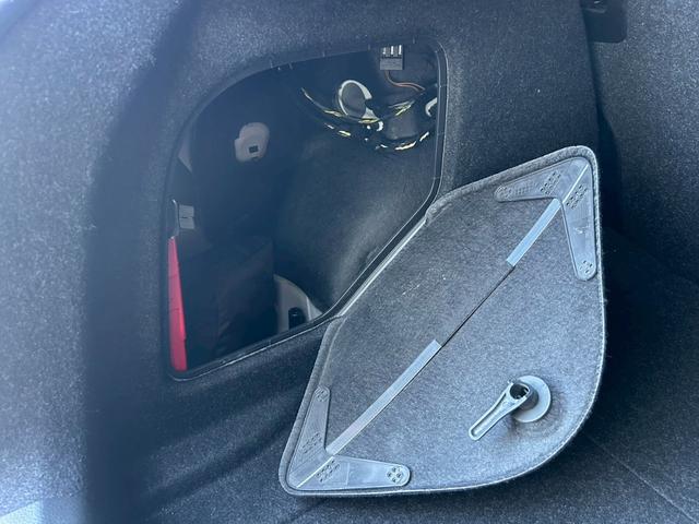 １シリーズ １１６ｉ　ＥＴＣ　純正アルミ１６インチ　スマートキー　アイドリングストップ　ＨＩＤ　オートライト　ターボ　電格ミラー　純正ナビ　ＣＤ・ＤＶＤ再生　ＵＳＢ入力端子　Ｂｌｕｅｔｏｏｔｈ接続　ミュージックサーバ（59枚目）