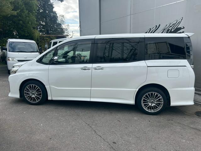 ヴォクシー ZS 煌(5枚目)