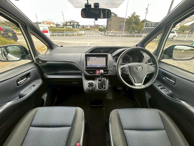 ヴォクシー ZS 煌(15枚目)