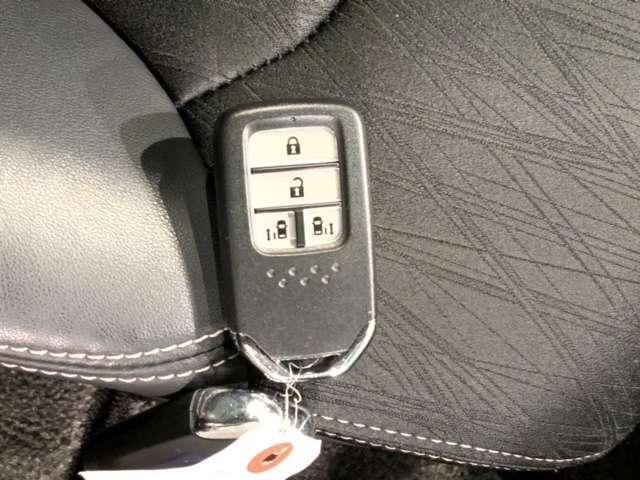 ハイブリッドアブソルート・ホンダセンシンアドバンスP ワンオーナー 禁煙車 ナビ 全方位カメラ Bluetooth USB 両側電動スライド ETC クルコン ドラレコ サイドSRS LEDオートライト DVD 地デジ 純正AW 電動シート スマートキー(14枚目)