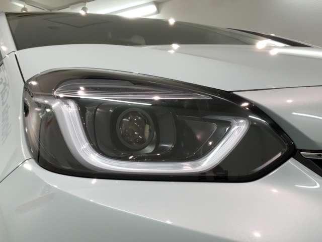 e:HEVホーム ホンダセンシング 当社禁煙試乗車 新車保証継承 純正ナビ マルチビュ- Bluetooth フルセグ Rカメラ ETC クルコン LEDライト サイドエアバッグ スマートキー レーンキープ 横滑り防止(8枚目)