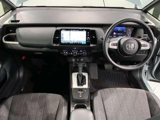 e:HEVホーム ホンダセンシング 当社禁煙試乗車 新車保証継承 純正ナビ マルチビュ- Bluetooth フルセグ Rカメラ ETC クルコン LEDライト サイドエアバッグ スマートキー レーンキープ 横滑り防止(9枚目)