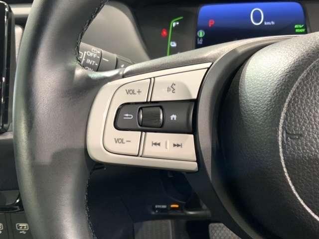 e:HEVホーム ホンダセンシング 当社禁煙試乗車 新車保証継承 純正ナビ マルチビュ- Bluetooth フルセグ Rカメラ ETC クルコン LEDライト サイドエアバッグ スマートキー レーンキープ 横滑り防止(10枚目)