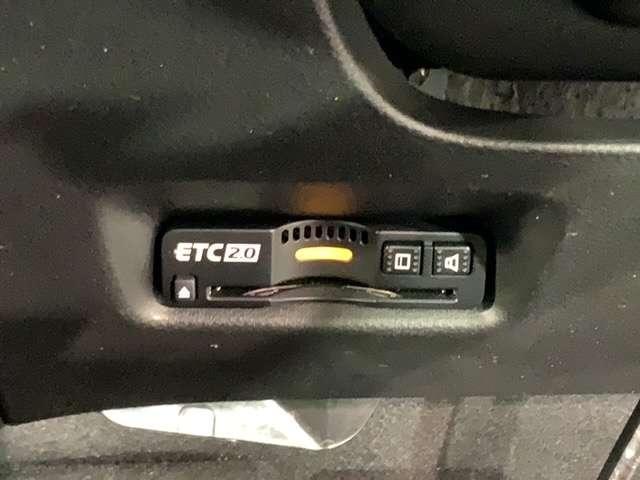 e:HEVホーム ホンダセンシング 当社禁煙試乗車 新車保証継承 純正ナビ マルチビュ- Bluetooth フルセグ Rカメラ ETC クルコン LEDライト サイドエアバッグ スマートキー レーンキープ 横滑り防止(13枚目)