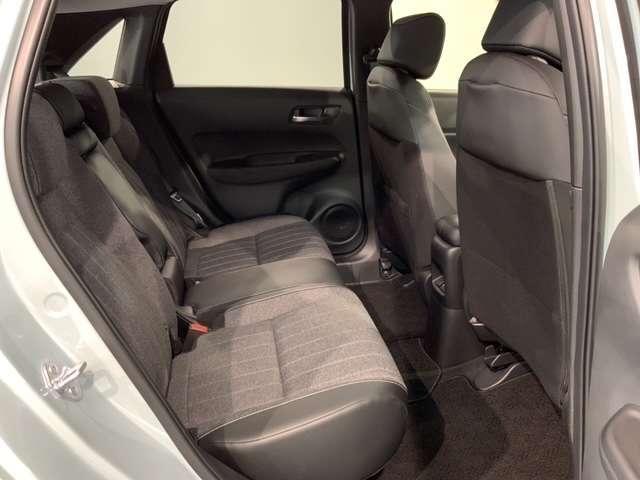 e:HEVホーム ホンダセンシング 当社禁煙試乗車 新車保証継承 純正ナビ マルチビュ- Bluetooth フルセグ Rカメラ ETC クルコン LEDライト サイドエアバッグ スマートキー レーンキープ 横滑り防止(18枚目)