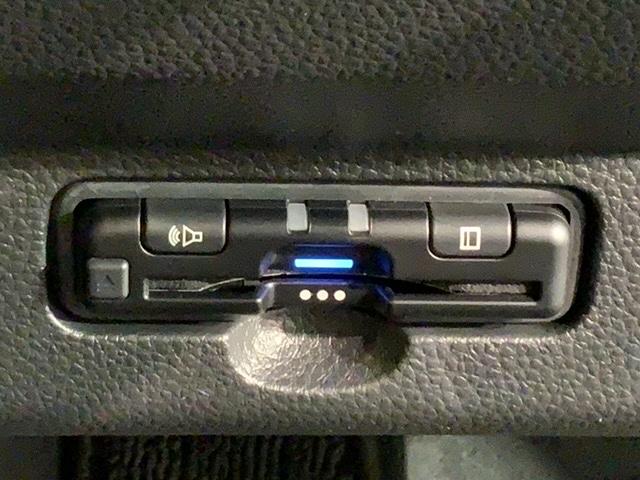 Ｌ　ホンダセンシング　当社禁煙試乗車　新車保証継承　ナビ　Ｂｌｕｅｔｏｏｔｈ　ＣＤ録音　ＵＳＢ接続　ＤＶＤ　フルセグ　Ｒカメラ　シートヒーター　ＬＥＤライト　アルミ　ＥＴＣ　クルコン　サイドエアバッグ(12枚目)