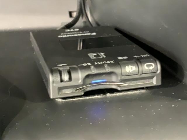 フィット １３Ｇ・Ｆパッケージ　いまコレ＋新品マット付保証付ナビ　ＶＳＡ　スマートキープッシュスタート　マニュアルエアコン　ＬＥＤランプ　助手席エアバッグ　後カメラ　ＥＴＣ装備　ＰＷ　ＡＢＳ　キーレス　ＰＳ　運転席エアバッグ（7枚目）