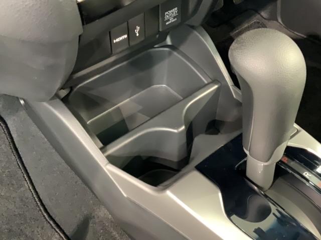 フィット 13G・Lホンダセンシング 禁煙ワンオーナー 最長5年保証 ナビ ドラレコ BTaudio DVD フルセグ Rカメラ ETC クルコン LEDオートライト フォグライト サイドエアバッグ(27枚目)