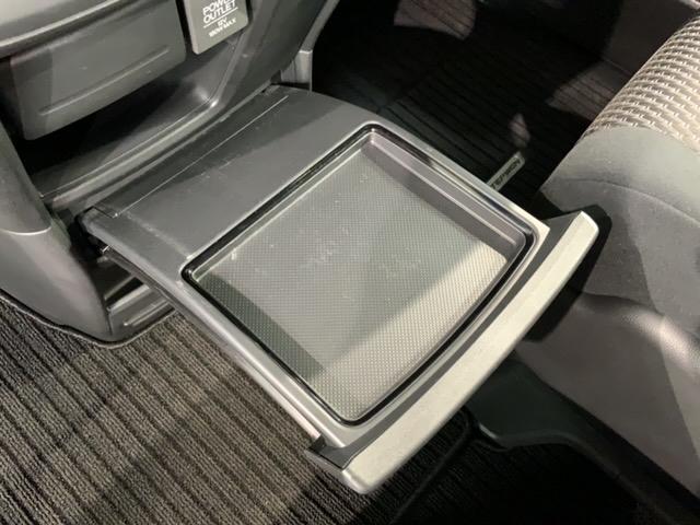 ステップワゴンスパーダ スパーダホンダセンシング　１年保証ワンオ－ナ－ナビＴＶＤＶＤ　盗難防止　助手席エアバッグ　ワンオーナ－　Ｗパワスラ　記録簿有　リアオートエアコン　地デジ　サイドエアバッグ　ＬＥＤライト　横滑り防止システム　オートエアコン（30枚目）
