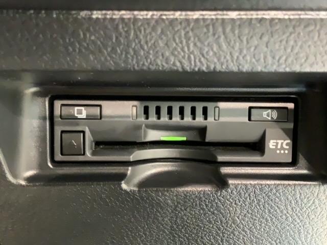ヴィッツ ハイブリッドＵ　１年保証ナビＴＶＲカメラドラレコ　ドライブレコーダー　バックガイドモニター　衝突軽減システム　ワンオーナー車　地デジ　禁煙車　ＤＶＤ再生可　ＥＴＣ　オートエアコン　クルーズコントロール　エアバッグ（12枚目）