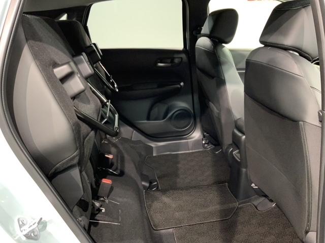 フィット ホーム　当社禁煙試乗車　新車保証継承　９ｉｎナビ　ＡｐｐｌｅＣａｒＰｌａｙ　ＢＴａｕｄｉｏ　フルセグ　Ｒカメラ　ＥＴＣ　クルコン　ＬＥＤオートライト　サイドエアバッグ　保証書（34枚目）