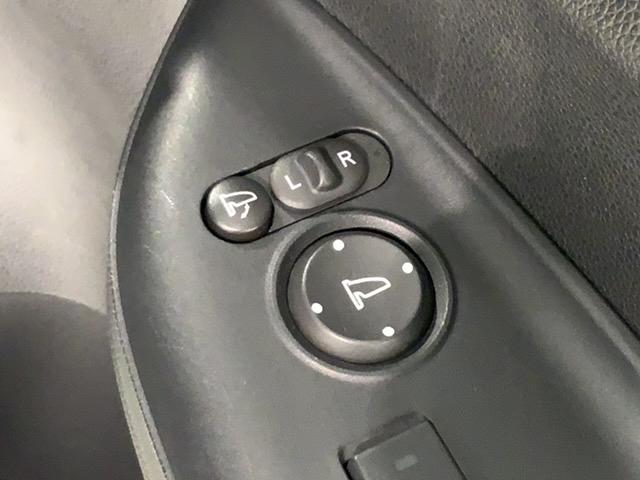 フィットハイブリッド Ｌパッケージ　あんしんＰＫＧ　最長２年保証　禁煙ワンオーナー　ＬＥＤオートライト　クルコン　サイドエアバッグ　ドアバイザー　フロアマット　整備記録簿　取説（12枚目）