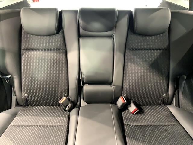 フィットハイブリッド Ｌパッケージ　あんしんＰＫＧ　最長２年保証　禁煙ワンオーナー　ＬＥＤオートライト　クルコン　サイドエアバッグ　ドアバイザー　フロアマット　整備記録簿　取説（35枚目）